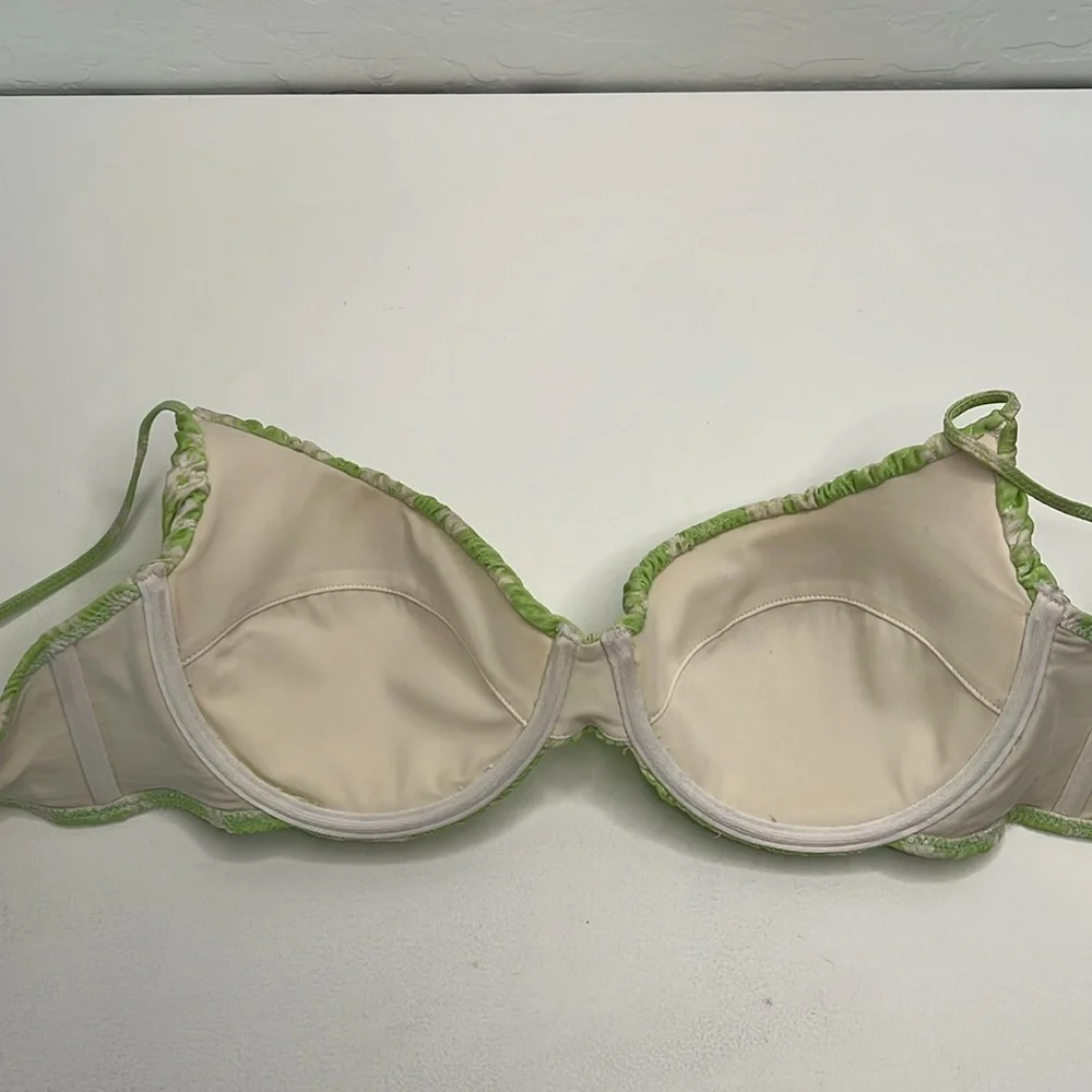 Triangl Saria Spring floral green ruched bikini top size Small ++